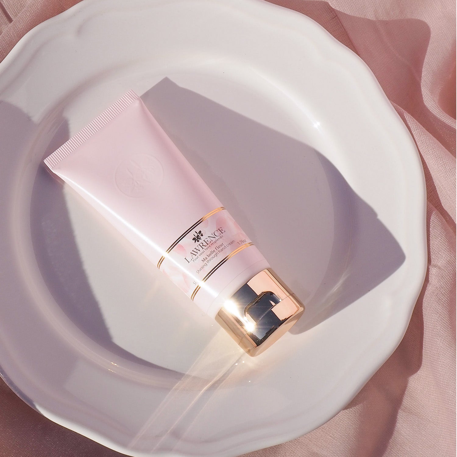 限定SAKURAパッケージ ロウレンス シャイニングスルーハンドクリーム マベルフルール(スムースタイプ) 50g