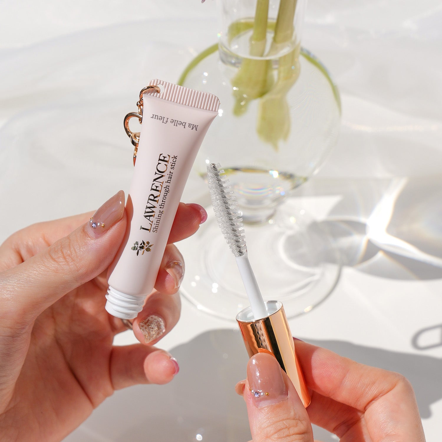 【10月14日12時発売】ロウレンス シャイニングスルーminiヘアスティックチャーム付 マベルフルール(ナチュラルキープ) 5mL