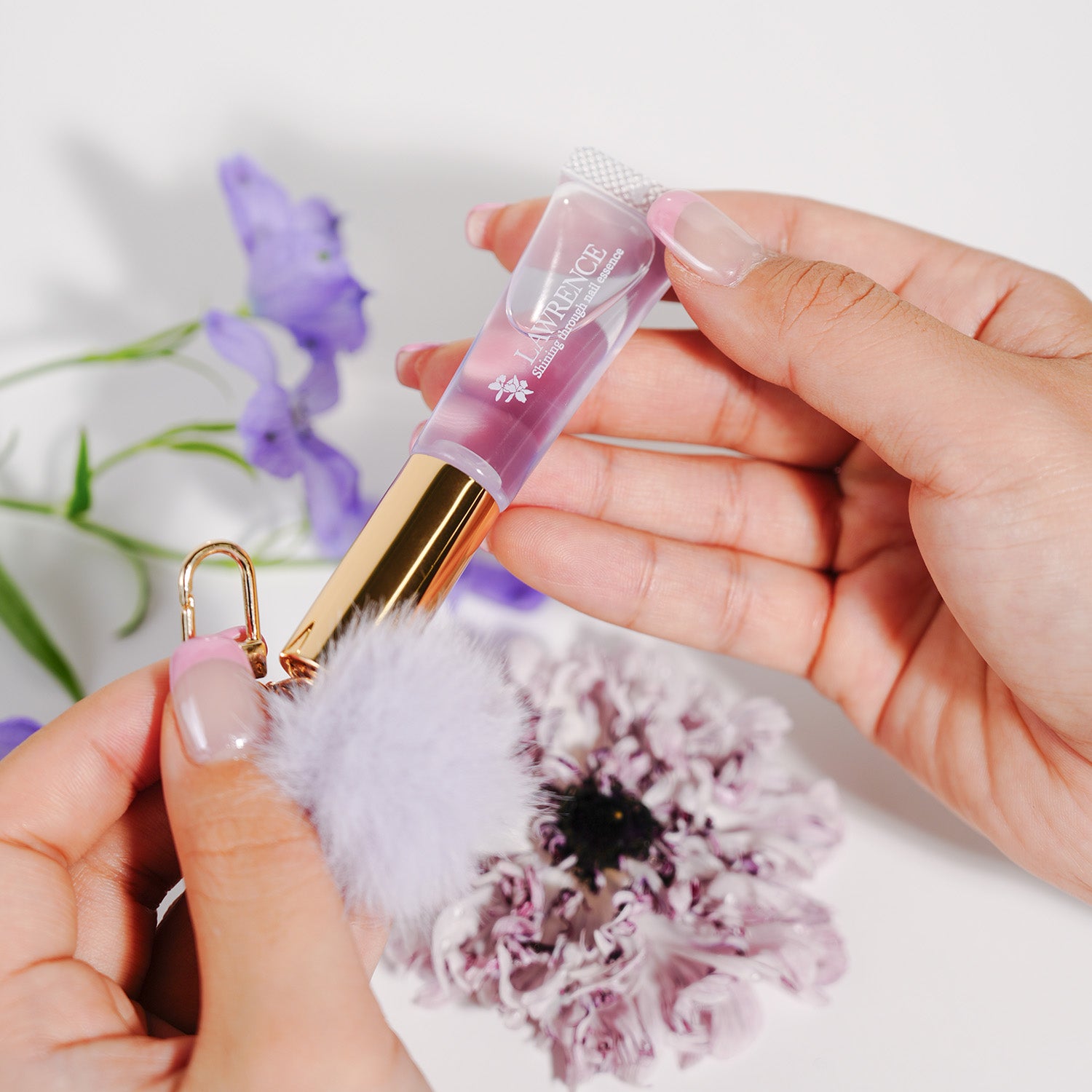 3月2日12時発売】ロウレンス シャイニングスルーネイルエッセンス