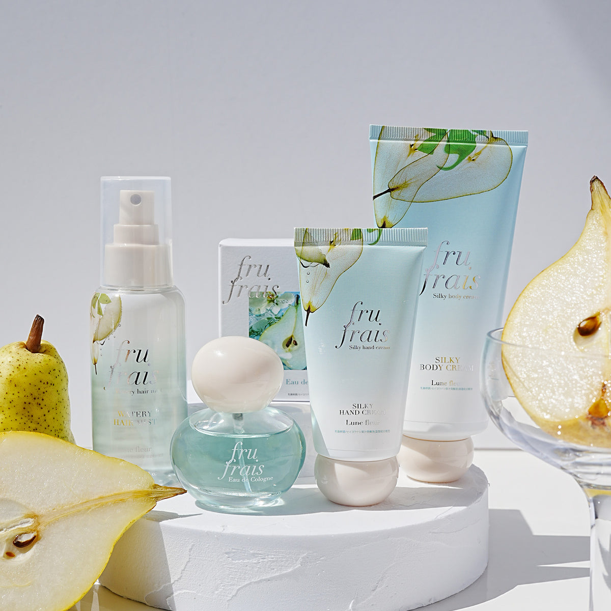 【9月24日12時発売】フルフレ　フレグランス　ウォータリーヘアミスト〈リュンヌフレール〉（ペアーの香り）80mL