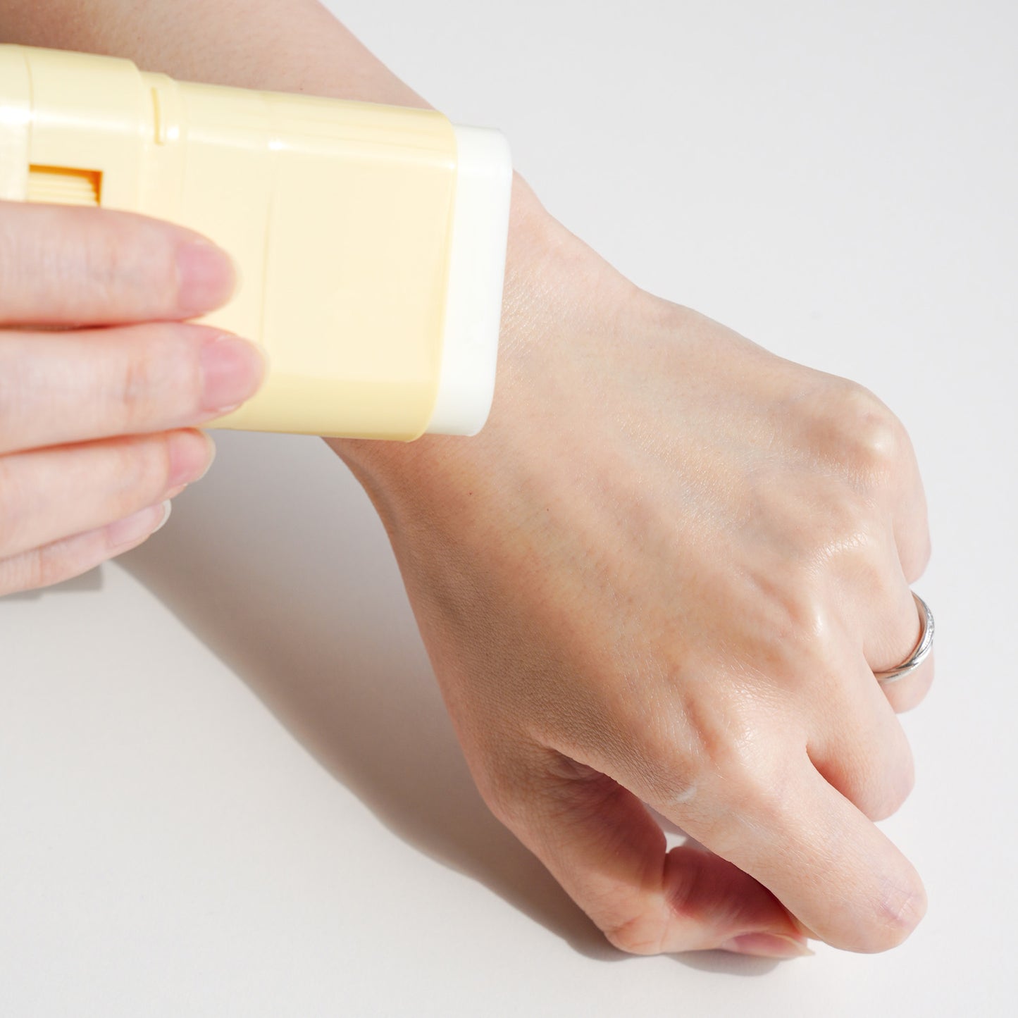 サンバス　UVプロテクションスティック［日やけ止めスティック］ 15g